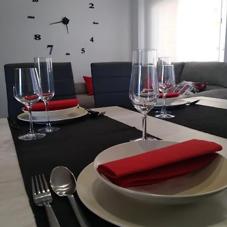 East Wind Apartment *